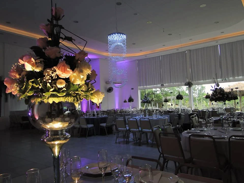 Ambiente decorado para celebração no Sítio Hotel & Eventos